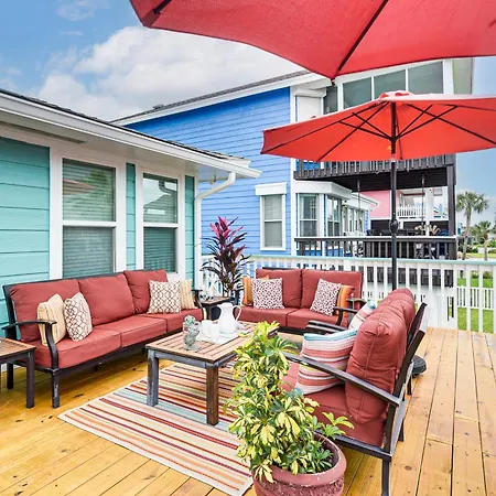 Galveston Vacation Rental With Deck Steps To Beach!